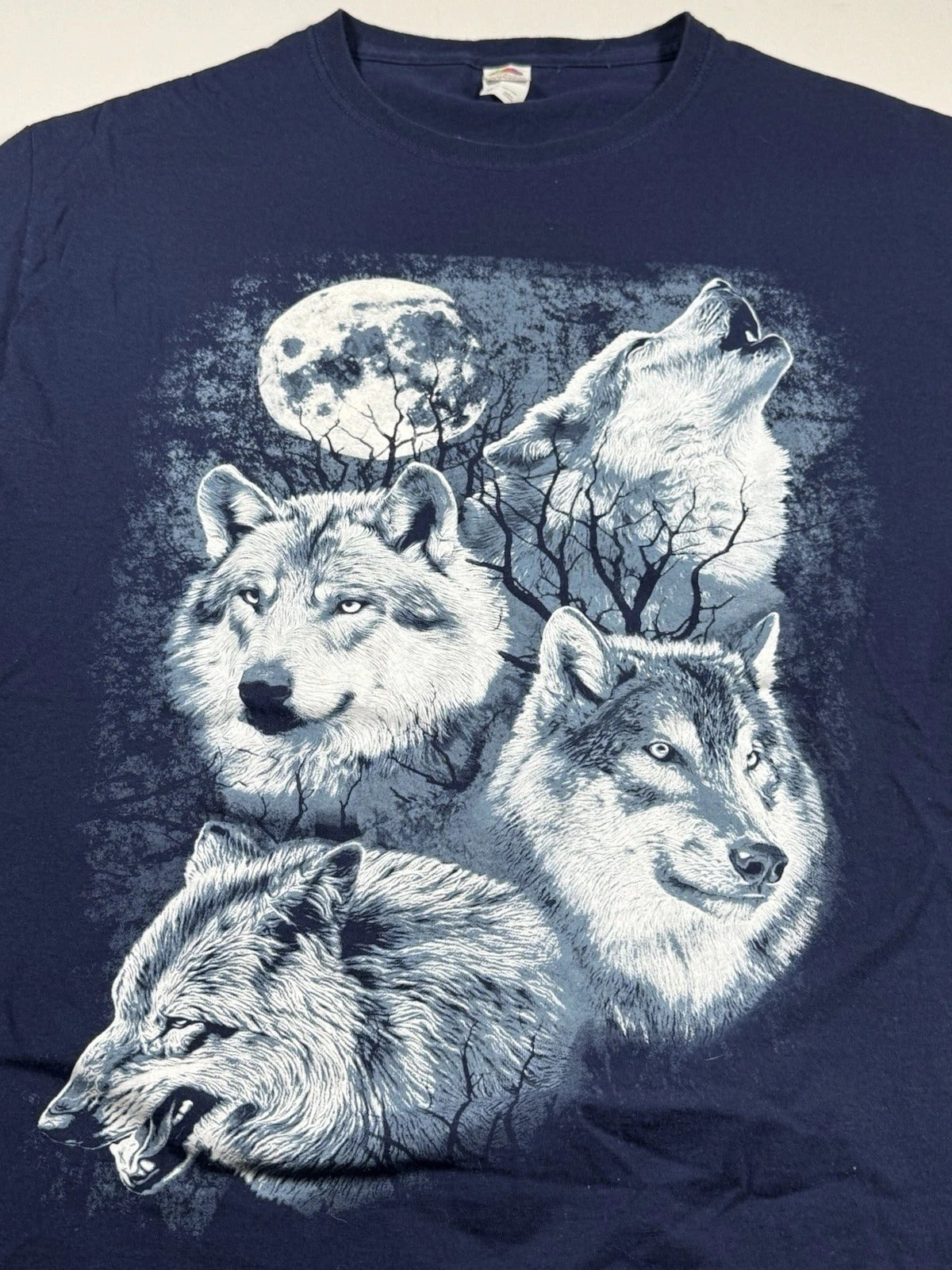 Wolf Moon T-Shirt Medium Navy Blue Nature Wildlife  Graphic Tee