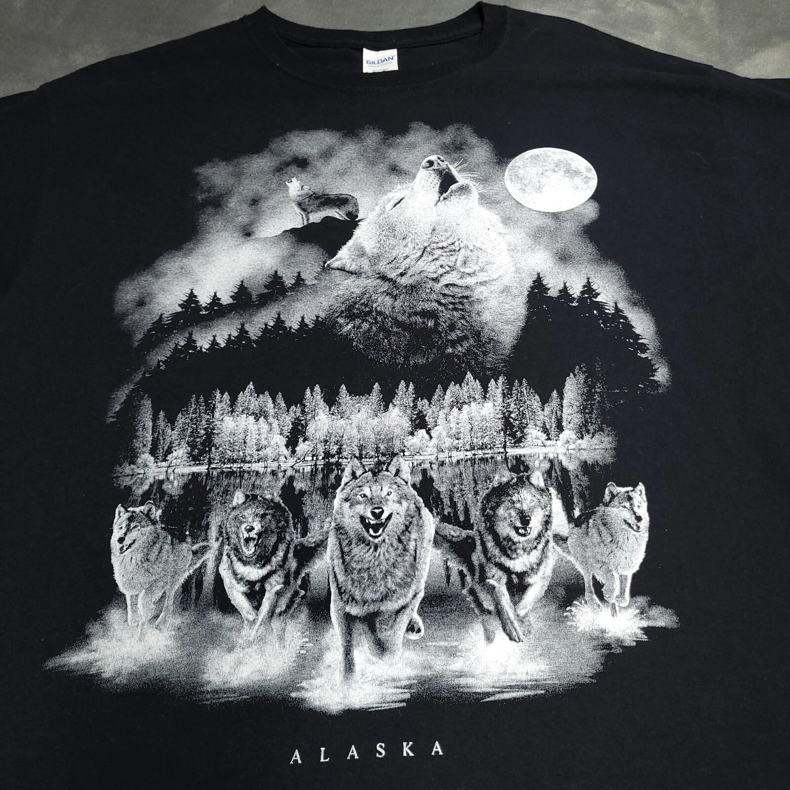 Wolf Pack Wolves Alaska Full Moon Mountains Sheep Alpha Shirt Size L USA Howl